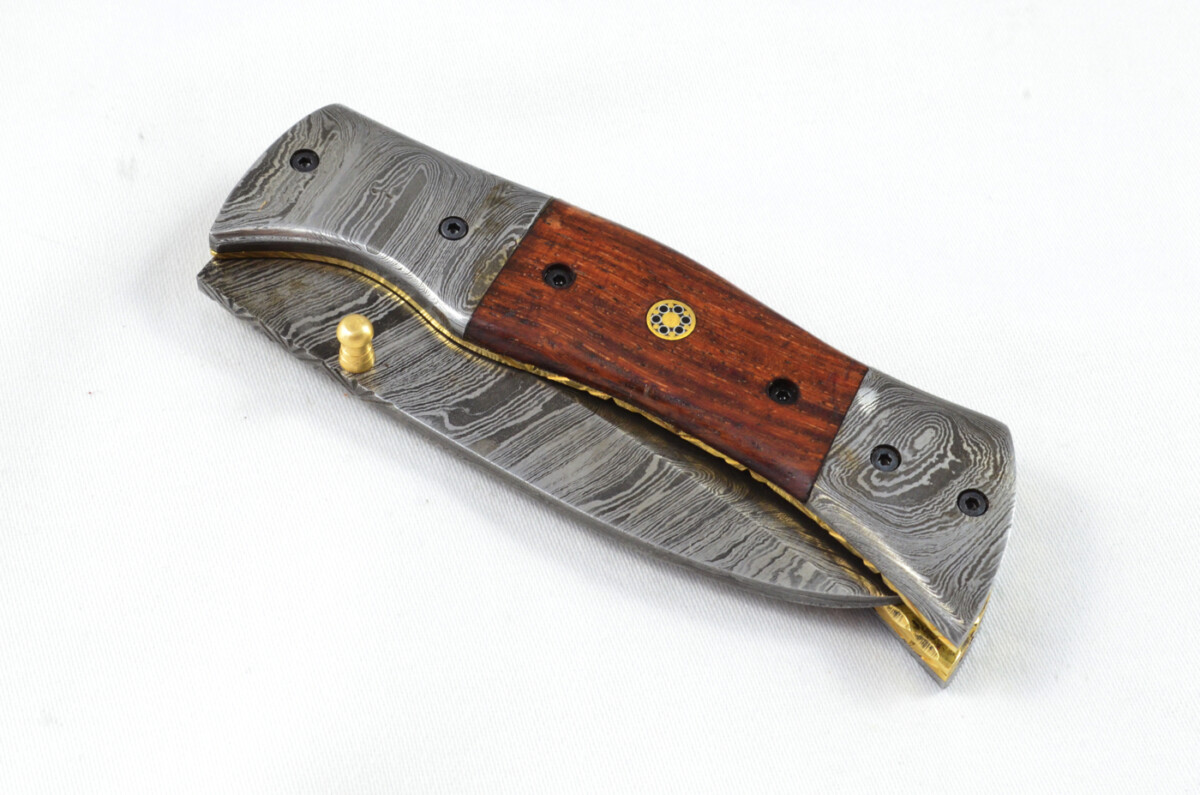 A Beautiful Handmade Damascus Steel Bladed Rosewood Scaled Pocket Knife - Image 4