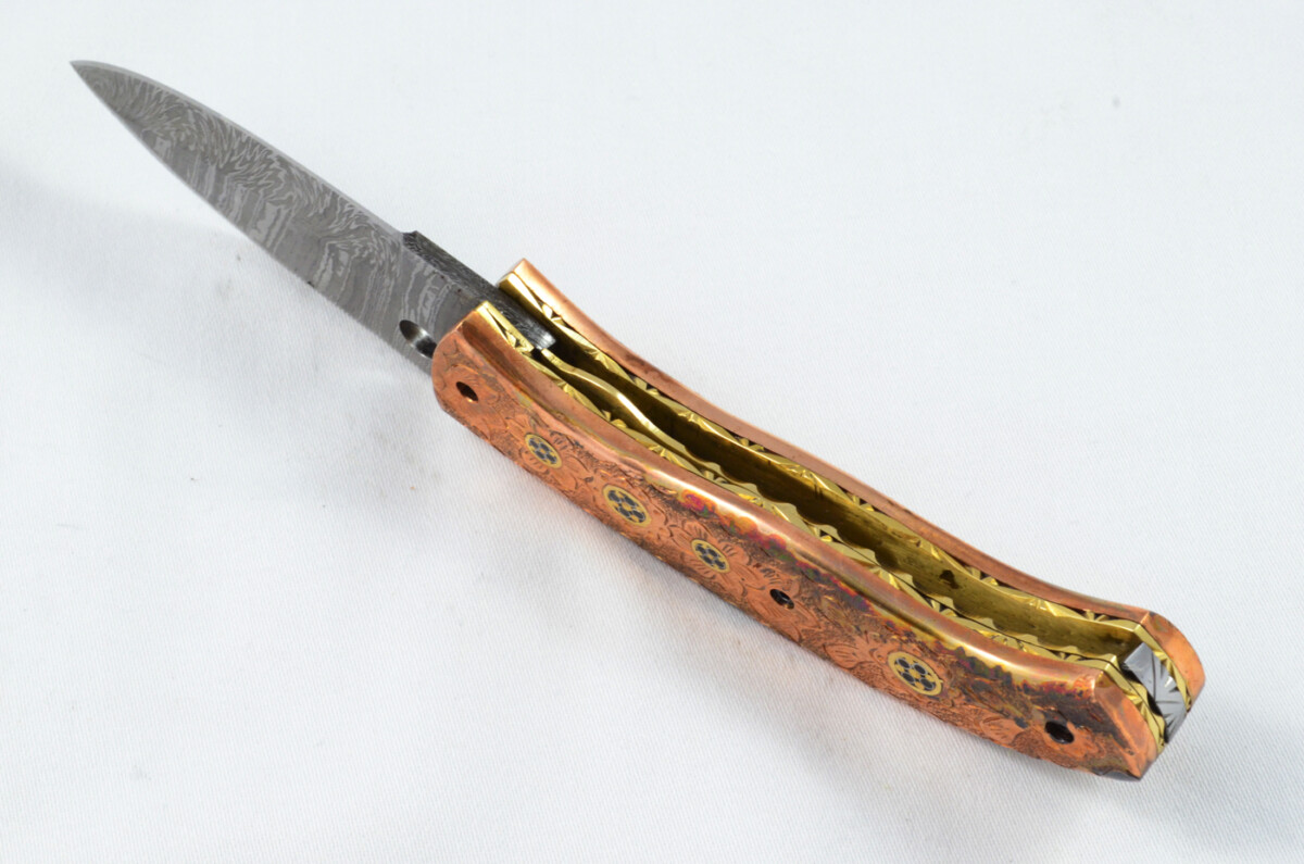 A Beautiful Handmade Damascus Steel Bladed Engraved Bronze Scaled Pocket Knife - Image 5
