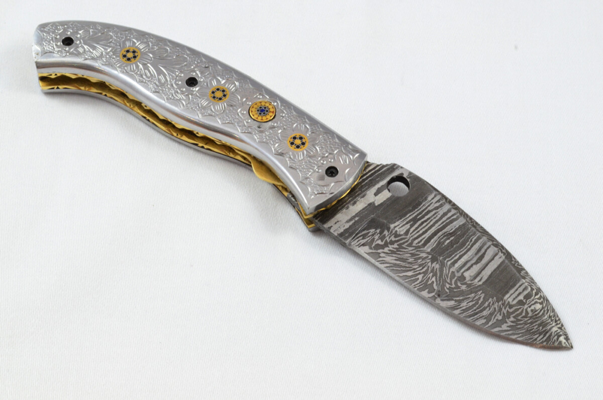 A Beautiful Handmade Damascus Steel Bladed Engraved Aluminium Scaled Pocket Knife - Image 7