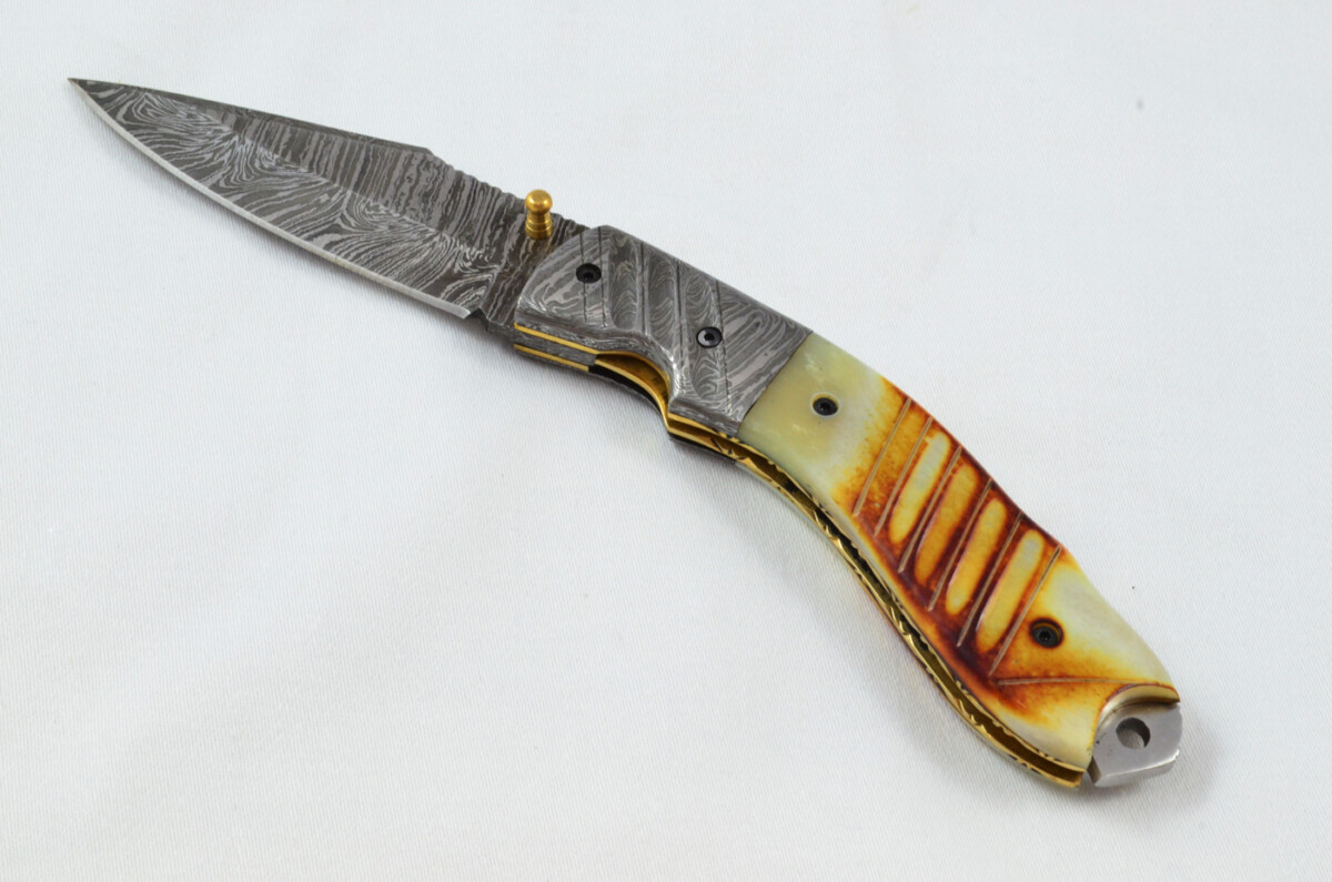 A Beautiful Handmade Damascus Steel Bladed Camel Bone Scaled Pocket Knife - Image 2