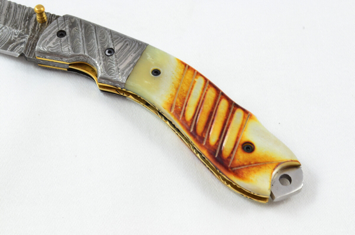 A Beautiful Handmade Damascus Steel Bladed Camel Bone Scaled Pocket Knife - Image 3