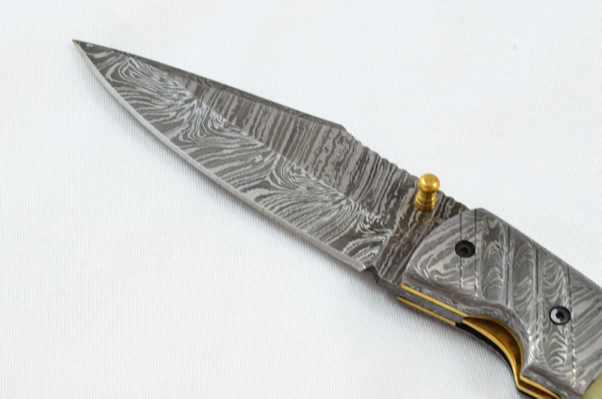 A Beautiful Handmade Damascus Steel Bladed Engraved Aluminium Scaled Pocket Knife - Image 9