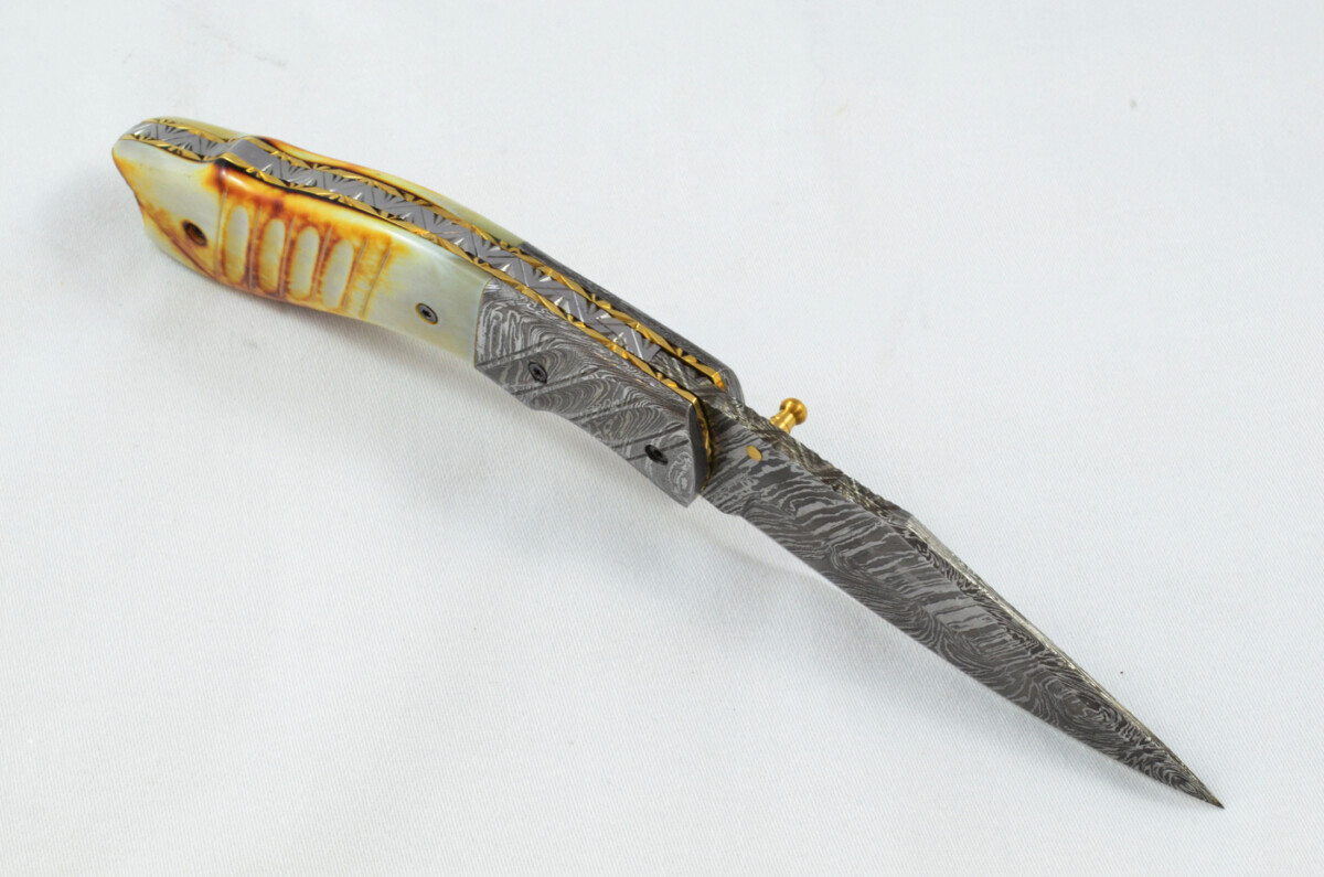 A Beautiful Handmade Damascus Steel Bladed Camel Bone Scaled Pocket Knife - Image 5