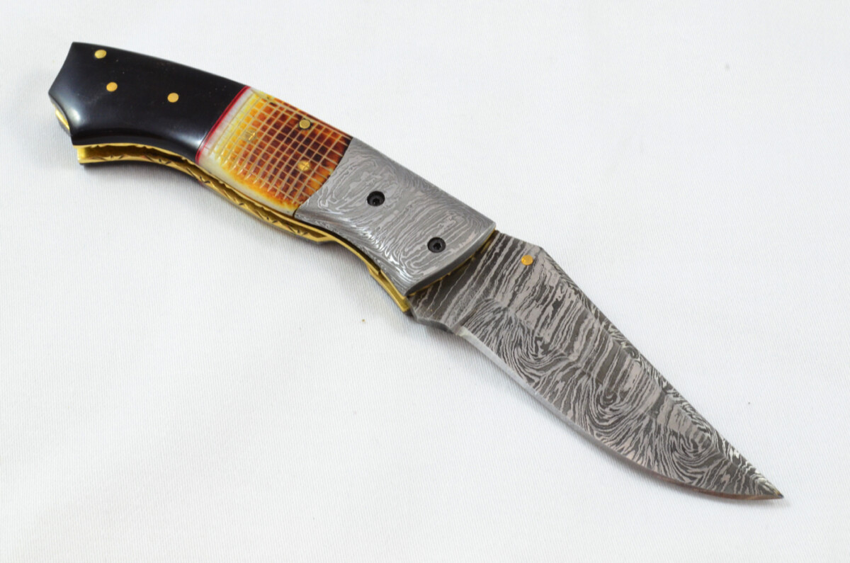 A Beautiful Handmade Damascus Steel Bladed Camel Bone & Buffalo Scaled Pocket Knife - Image 7