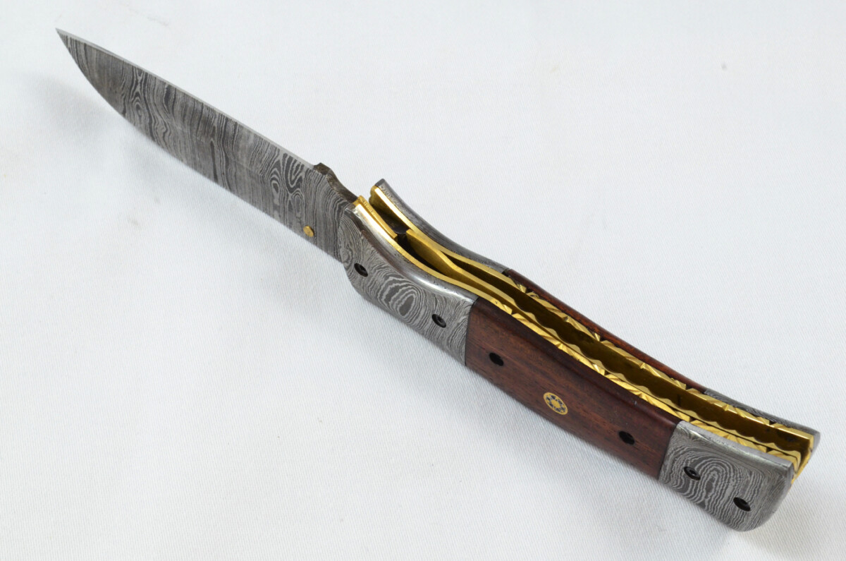 A Beautiful Handmade Damascus Steel Bladed Rosewood Scaled Pocket Knife - Image 2