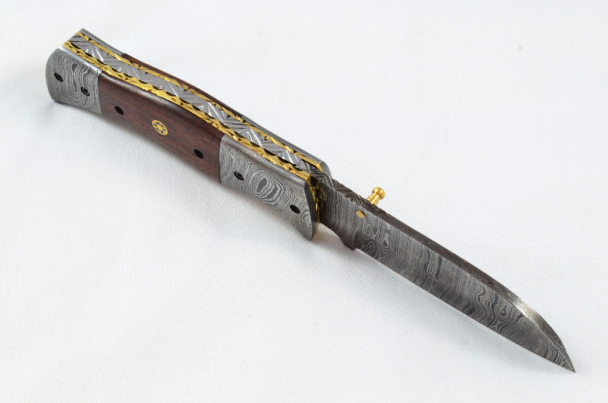 A Beautiful Handmade Damascus Steel Bladed Rosewood Scaled Pocket Knife - Image 5