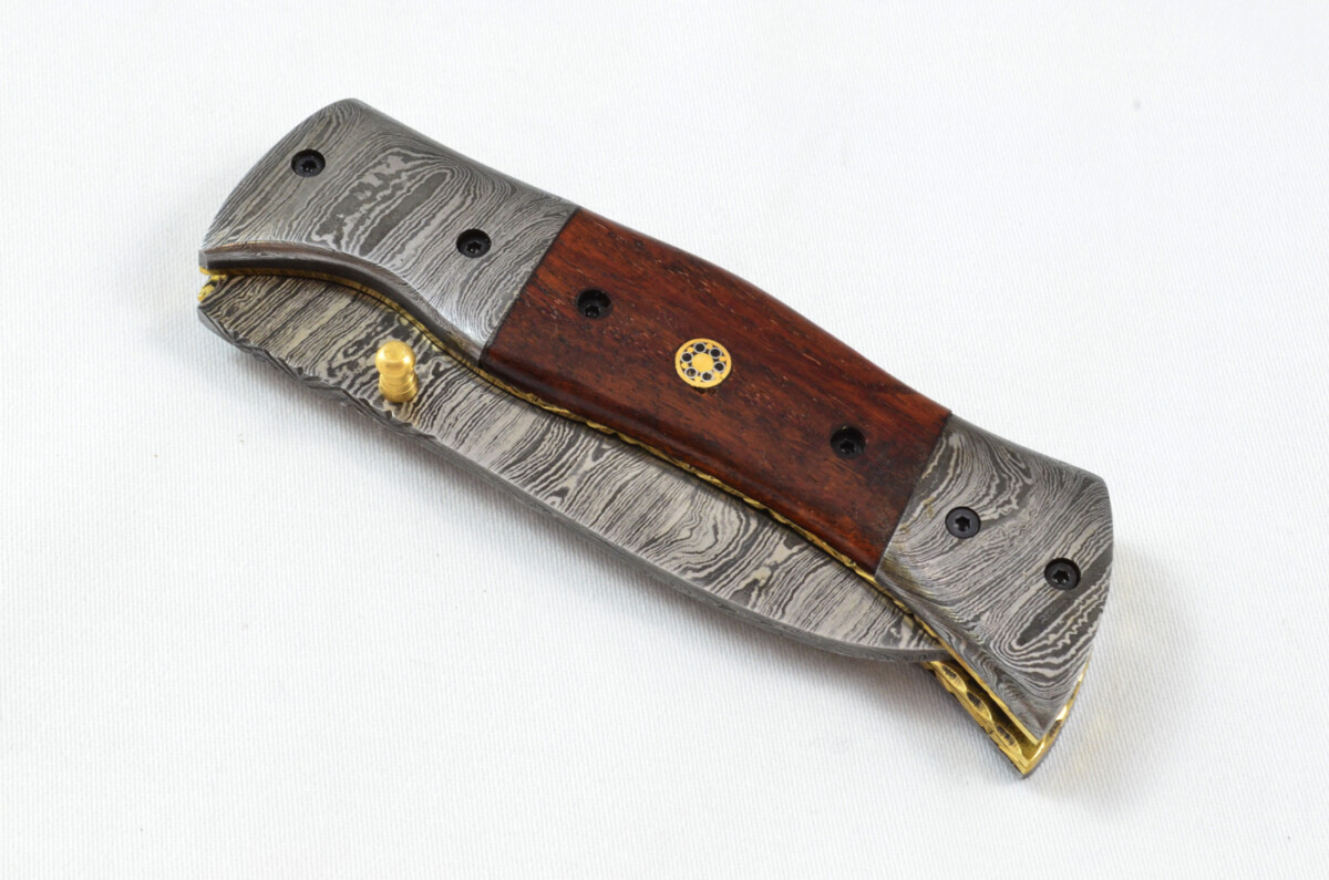 A Beautiful Handmade Damascus Steel Bladed Rosewood Scaled Pocket Knife - Image 4