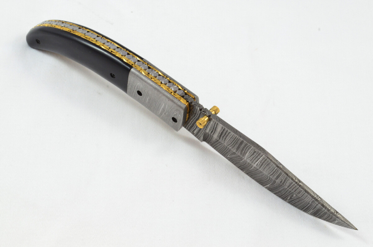 A Huge Beautiful Handmade Damascus Steel Bladed Buffalo Scaled Pocket Knife - Image 4