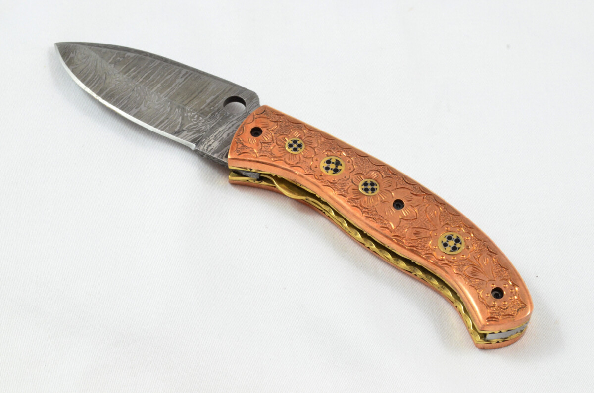 A Beautiful Handmade Damascus Steel Bladed Engraved Bronze Scaled Pocket Knife - Image 2