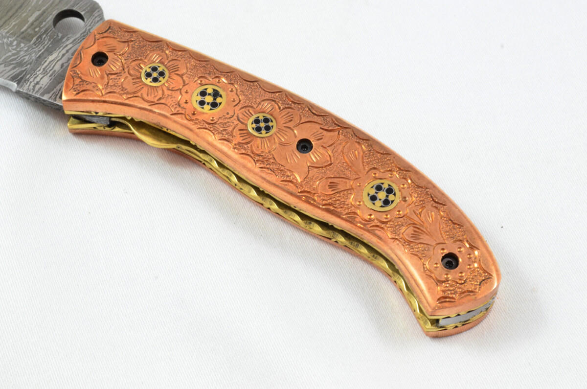 A Beautiful Handmade Damascus Steel Bladed Engraved Bronze Scaled Pocket Knife - Image 5