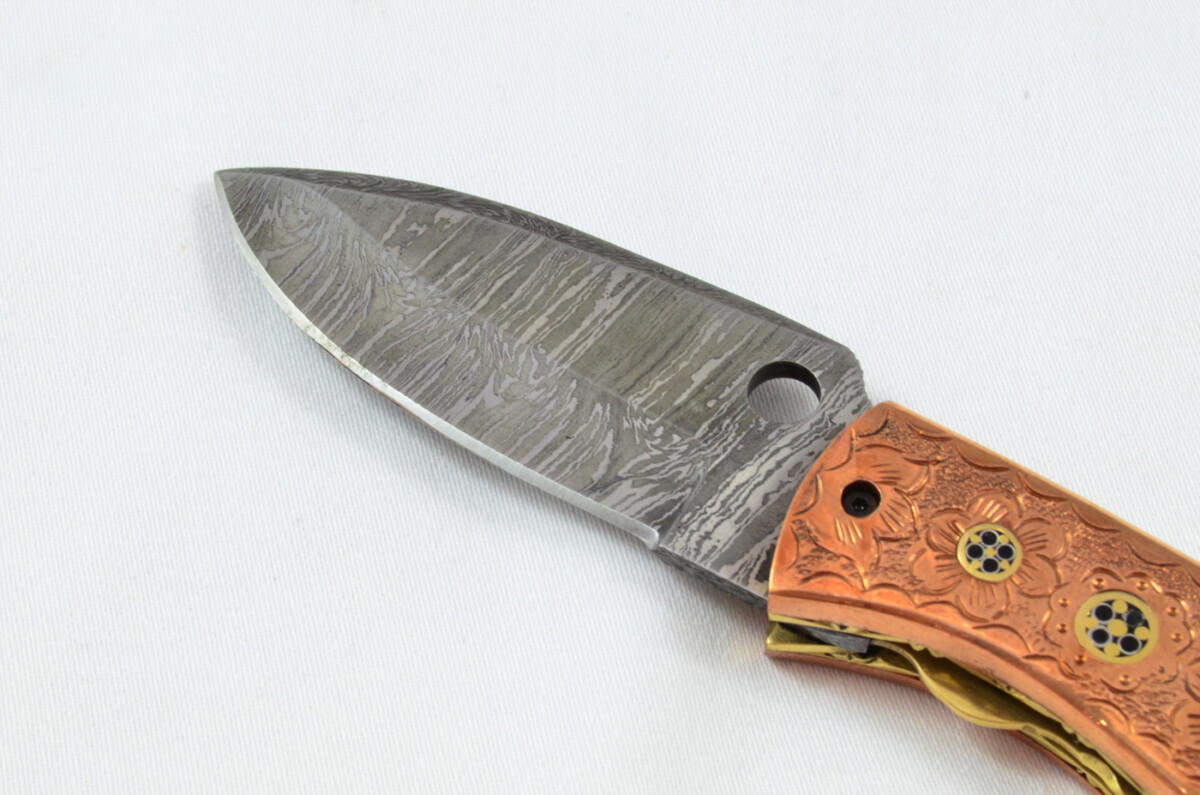 A Beautiful Handmade Damascus Steel Bladed Engraved Bronze Scaled Pocket Knife - Image 4