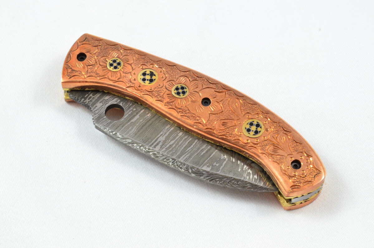 A Beautiful Handmade Damascus Steel Bladed Engraved Bronze Scaled Pocket Knife - Image 6