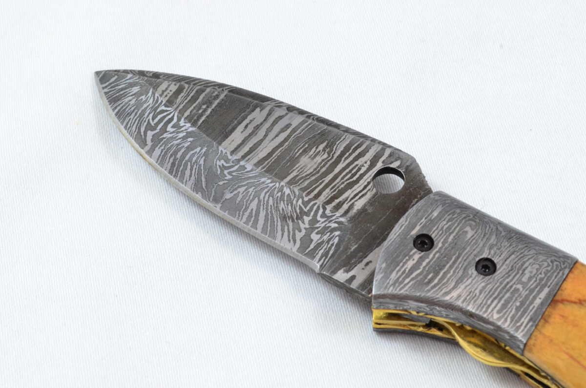 A Beautiful Handmade Damascus Steel Bladed Engraved Olive Wood Scaled Pocket Knife - Image 6