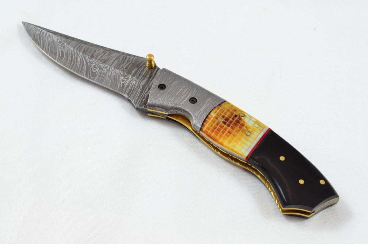 A Beautiful Handmade Damascus Steel Bladed Camel Bone & Buffalo Scaled Pocket Knife - Image 4