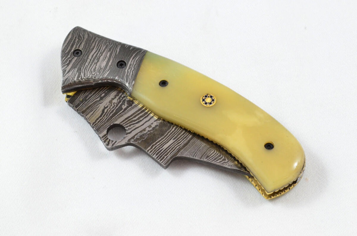 A Beautiful Handmade Damascus Steel Bladed Engraved Camel Bone Scaled Pocket Knife - Image 5