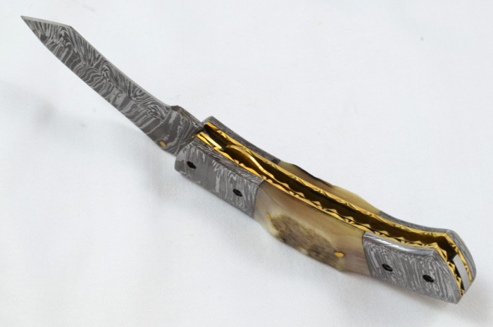 A Beautiful Handmade Damascus Steel Bladed Engraved Rams Horn Scaled Pocket Knife - Image 2
