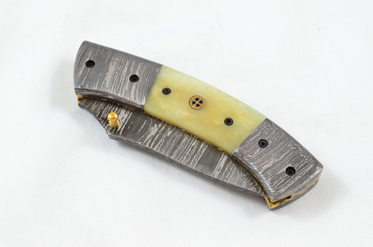 A Beautiful Handmade Damascus Steel Bladed Engraved Camel Bone Scaled Pocket Knife - Image 2