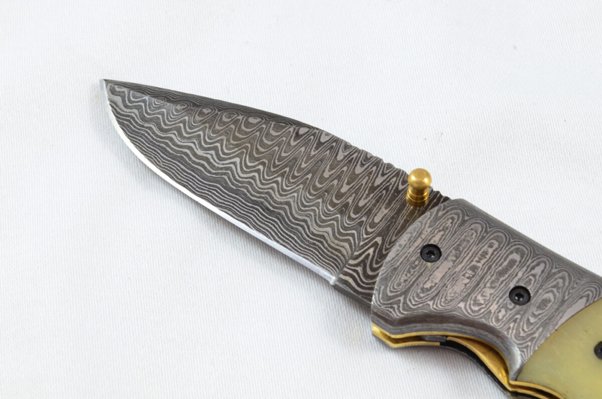 A Beautiful Handmade Damascus Steel Bladed Engraved Camel Bone Scaled Pocket Knife - Image 7