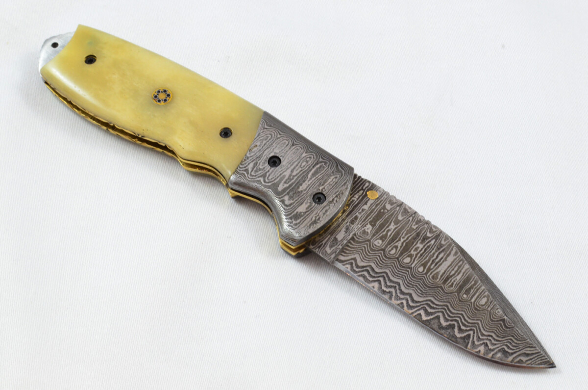 A Beautiful Handmade Damascus Steel Bladed Engraved Camel Bone Scaled Pocket Knife - Image 6