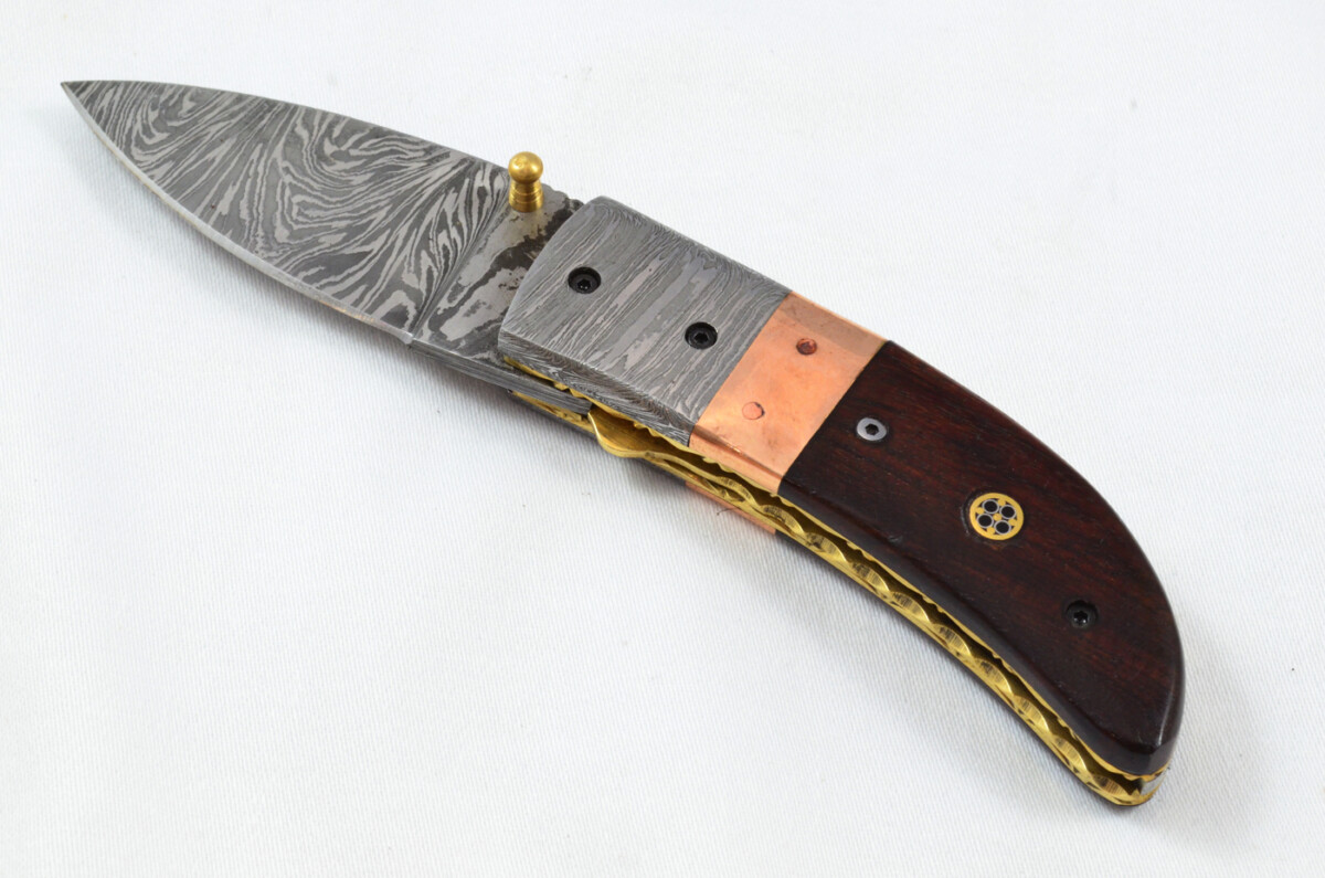 A Beautiful Handmade Damascus Steel Bladed Rosewood Scaled Pocket Knife - Image 2