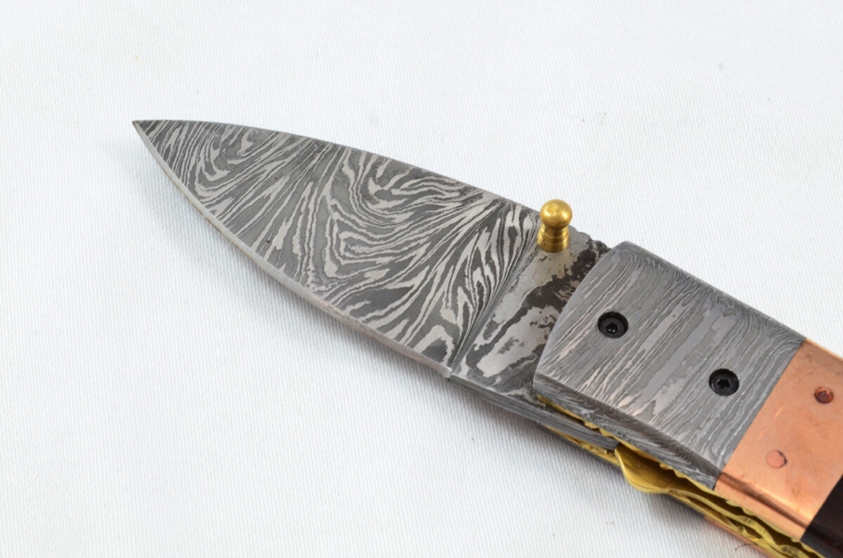 A Beautiful Handmade Damascus Steel Bladed Rosewood Scaled Pocket Knife - Image 5