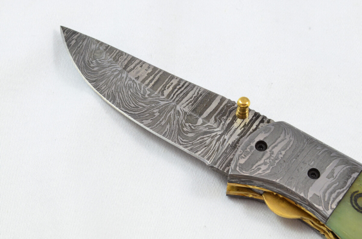 A Beautiful Handmade Damascus Steel Bladed Engraved Camel Bone Scaled Pocket Knife - Image 4