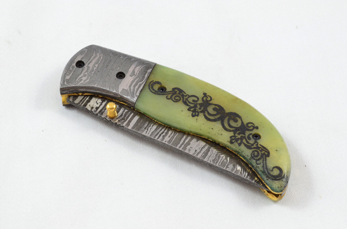 A Beautiful Handmade Damascus Steel Bladed Engraved Camel Bone Scaled Pocket Knife - Image 5