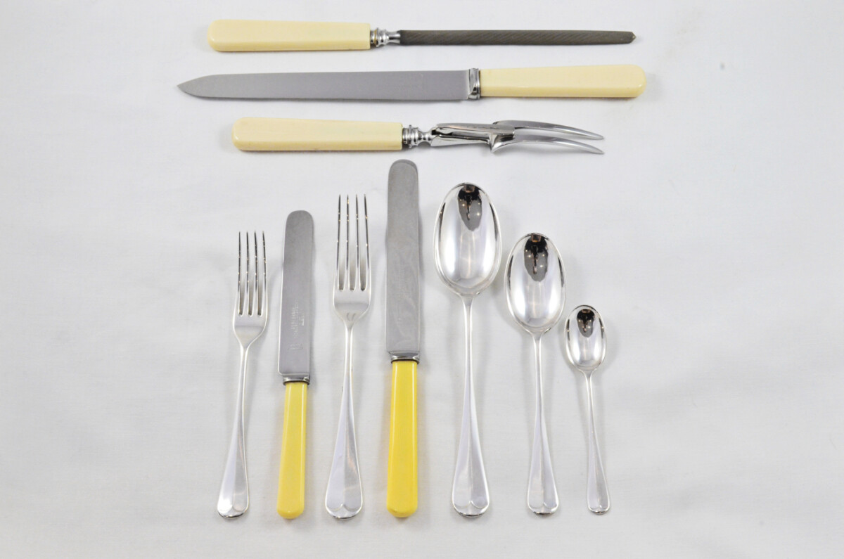 Antique Beautiful James Dixon & Sons Sheffield Canteen of Cutlery - Rattail Silver Plated & Cream Handled - 41 Pieces - Image 2