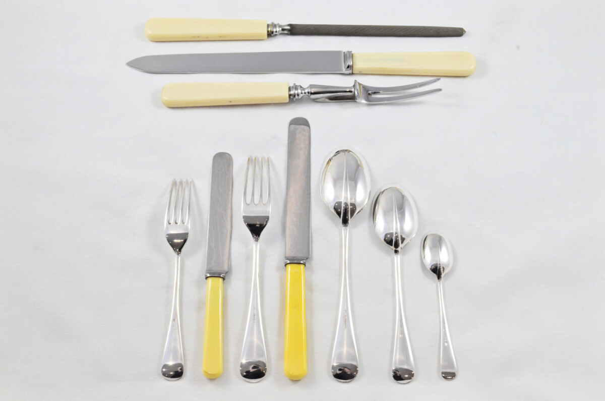 Antique Beautiful James Dixon & Sons Sheffield Canteen of Cutlery - Rattail Silver Plated & Cream Handled - 41 Pieces - Image 5
