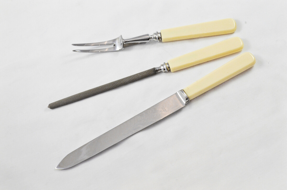 Antique Beautiful James Dixon & Sons Sheffield Canteen of Cutlery - Rattail Silver Plated & Cream Handled - 41 Pieces - Image 10