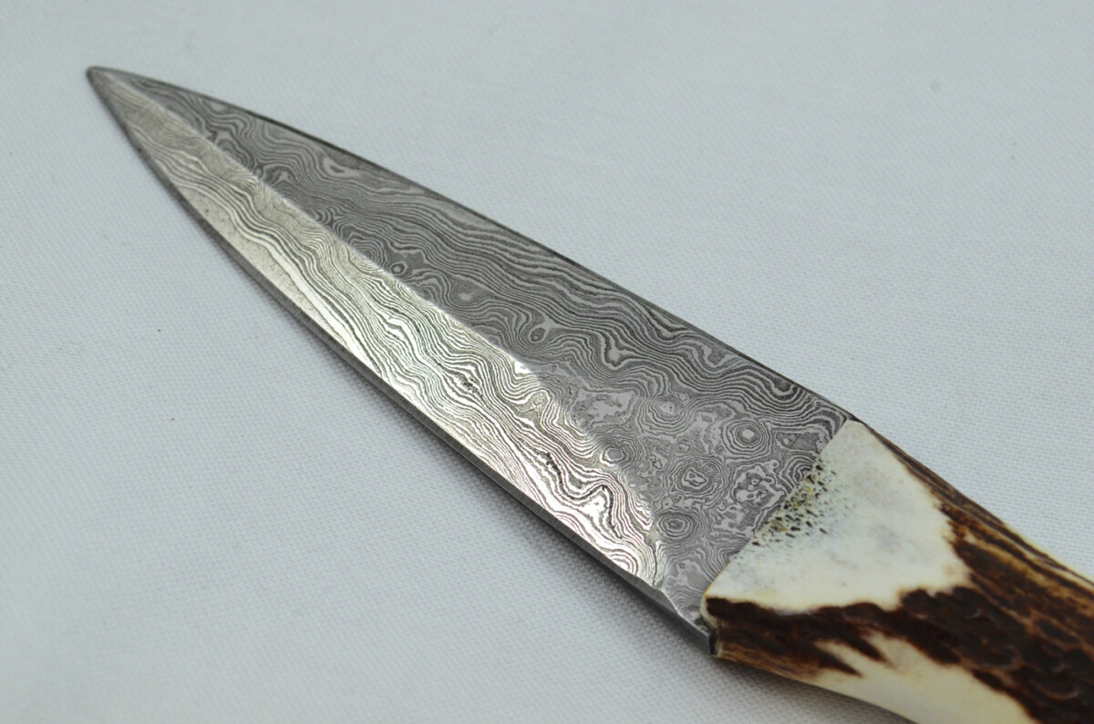 A Fantastic Genuine Stag Horn Handle Double Edged Damascus Steel Sgian Dubh Made in Sheffield England - Image 5