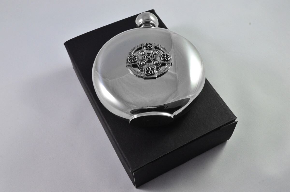 Brand New Pewter 6oz Celtic Badge Round Hip Flask Bespoke Handmade in Sheffield England - Image 2