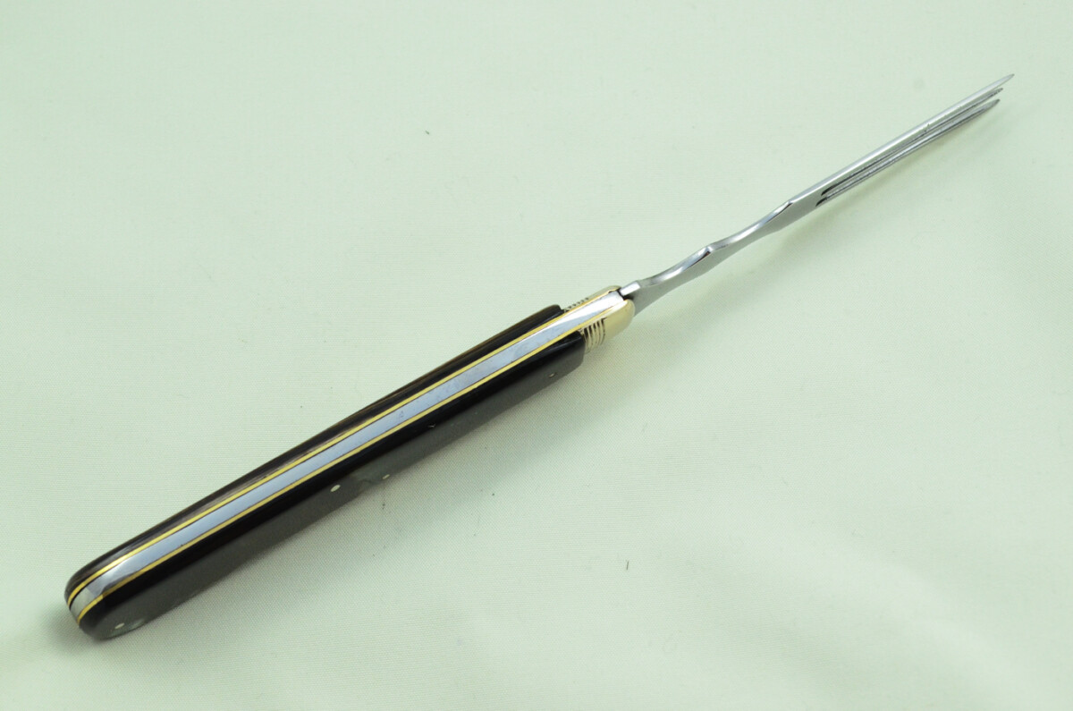 Sheffield Made Buffalo Scaled Travelling Fork C1900 - Image 7