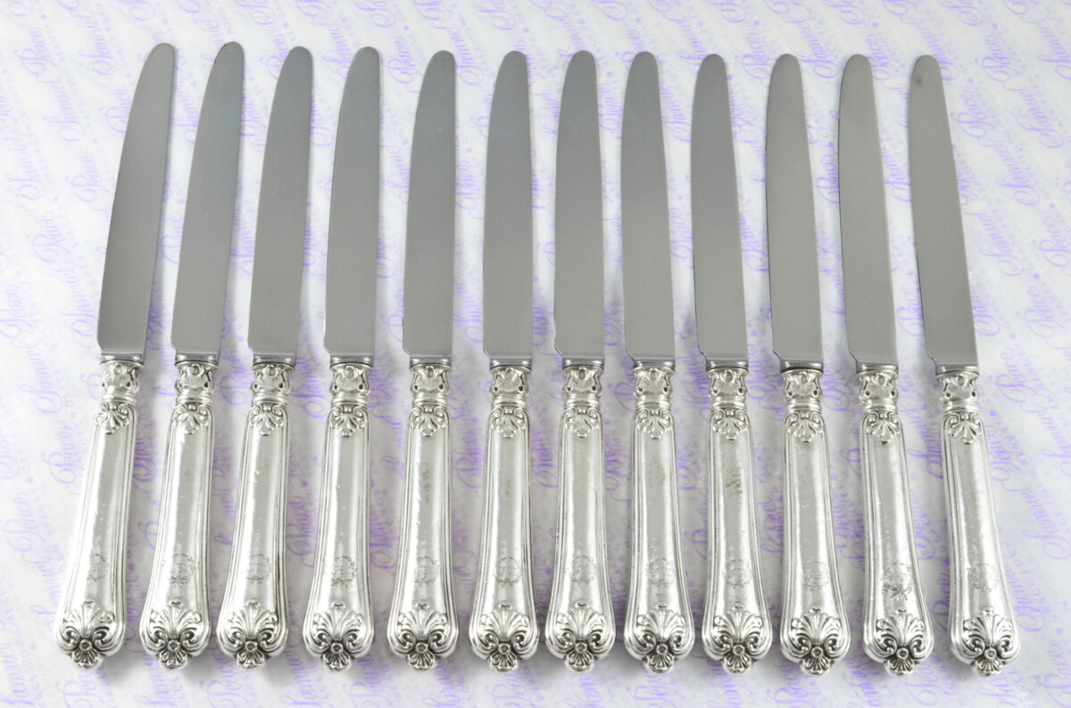 Beautiful French Set of Sterling Silver 12 Table Knives 20th Century Art Deco Heavy Shell Pattern