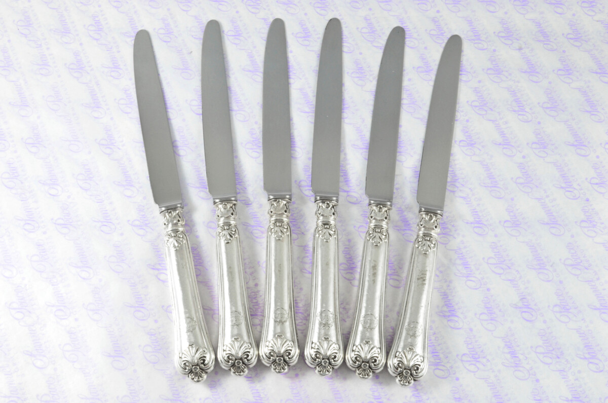 Beautiful French Set of Sterling Silver 12 Table Knives 20th Century Art Deco Heavy Shell Pattern - Image 3