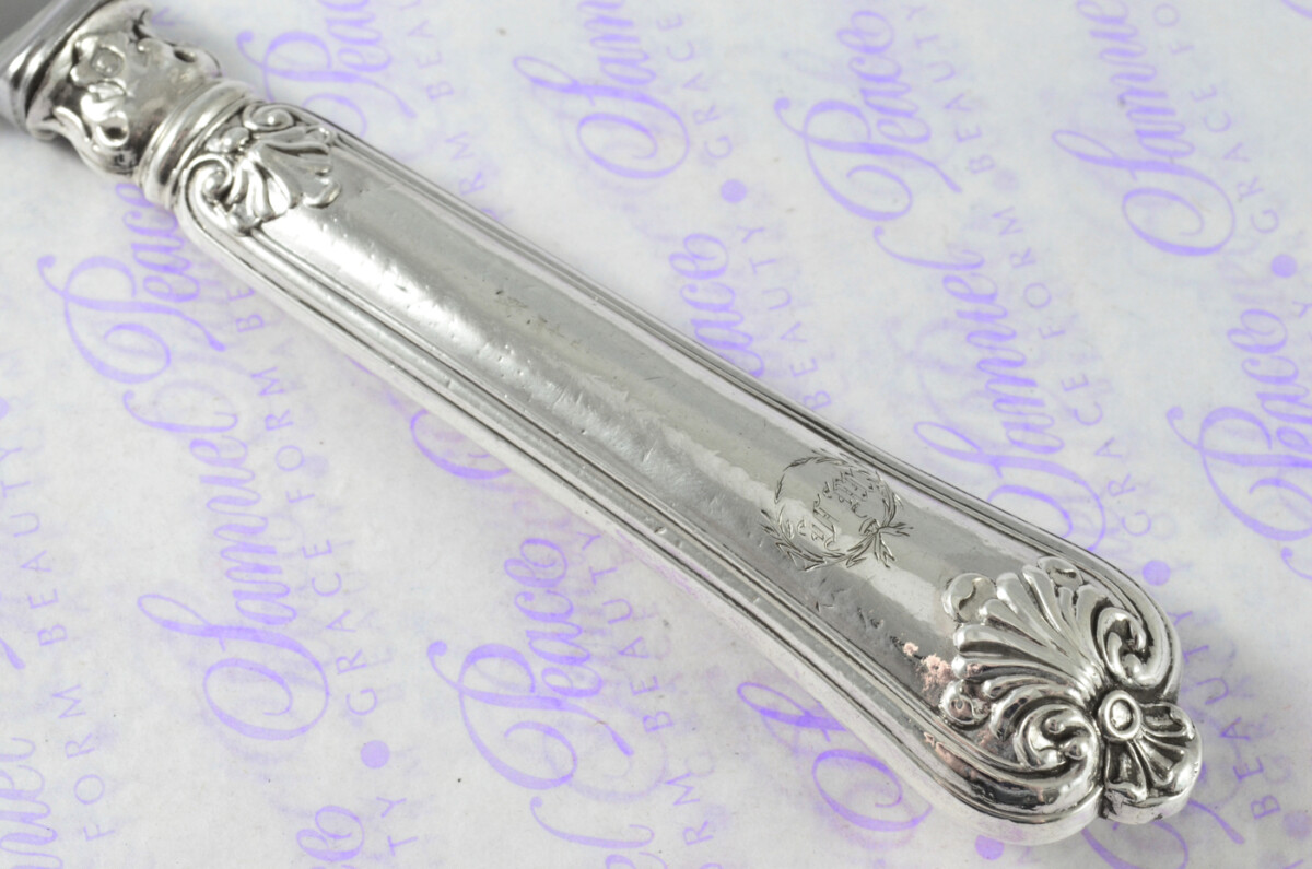 Beautiful French Set of Sterling Silver 12 Table Knives 20th Century Art Deco Heavy Shell Pattern - Image 7