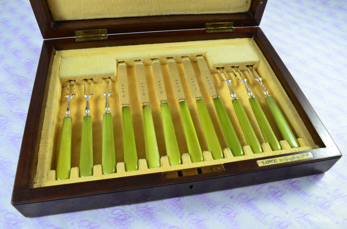 ERNEST J LOWE 6 PAIRS CARVED STAINED IVORY & STERLING SILVER KNIVES & FORKS LONDON 1929 - Image 3