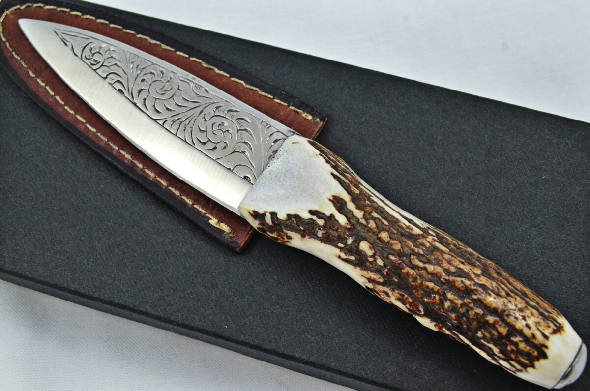 A Fantastic Genuine Hand Engraved Carbon Steel Stag Horn Antler Handle Sgian Dubh Sheffield England