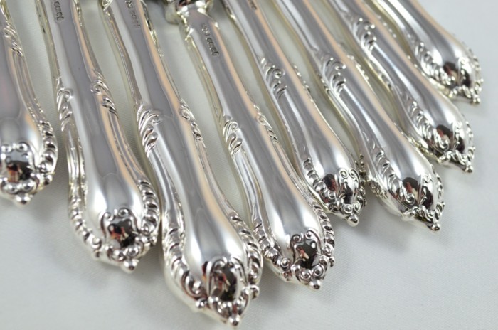 1977 Sterling Silver Chesterfield Pattern Harrods 4 Dinner & 4 Dessert Knives James Dixon & Sons - Image 2
