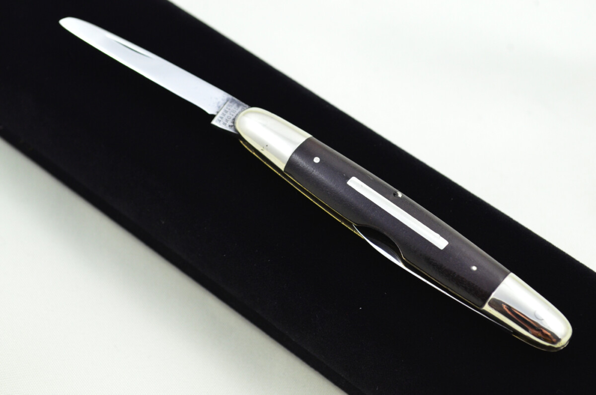 Harrison Bros & Howson Sheffield Made 2 Bladed Rosewood Scaled Pen Knife
