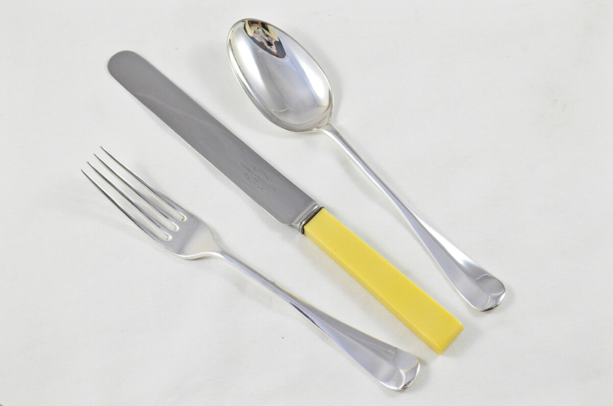 Antique Sheffield Canteen of Cutlery By William Hutton & Sons Ltd - Silver Plated & Ivory - Rattail Pattern - 84 Pieces - Image 10