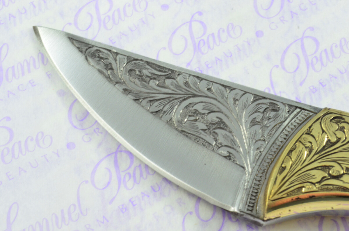 New Fantastic Hand Engraved Carbon 01 Tool Steel Hunting/Bowie Knife Rosewood Scales Unbelievable Piece Pristine inc Leather Sheath - Image 7