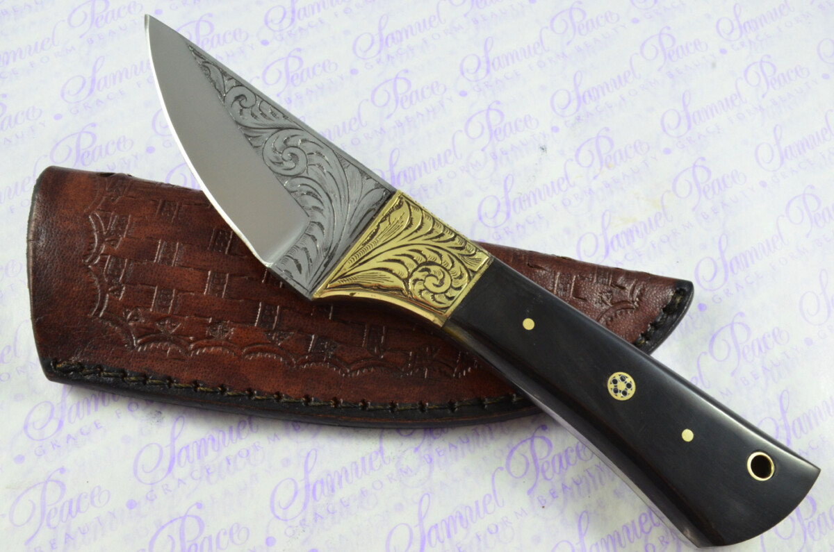 New Fantastic Hand Engraved Carbon 01 Tool Steel Hunting/Bowie Knife Buffalo Scales Unbelievable Piece Pristine inc Leather Sheath