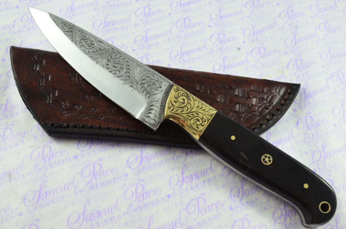 New Fantastic Hand Engraved Carbon 01 Tool Steel Hunting/Bowie Knife Buffalo Scales Unbelievable Piece Pristine inc Leather Sheath