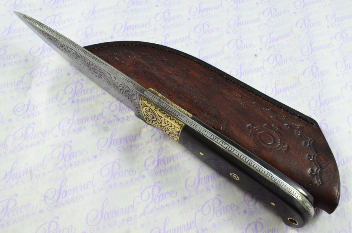 New Fantastic Hand Engraved Carbon 01 Tool Steel Hunting/Bowie Knife Buffalo Scales Unbelievable Piece Pristine inc Leather Sheath - Image 3