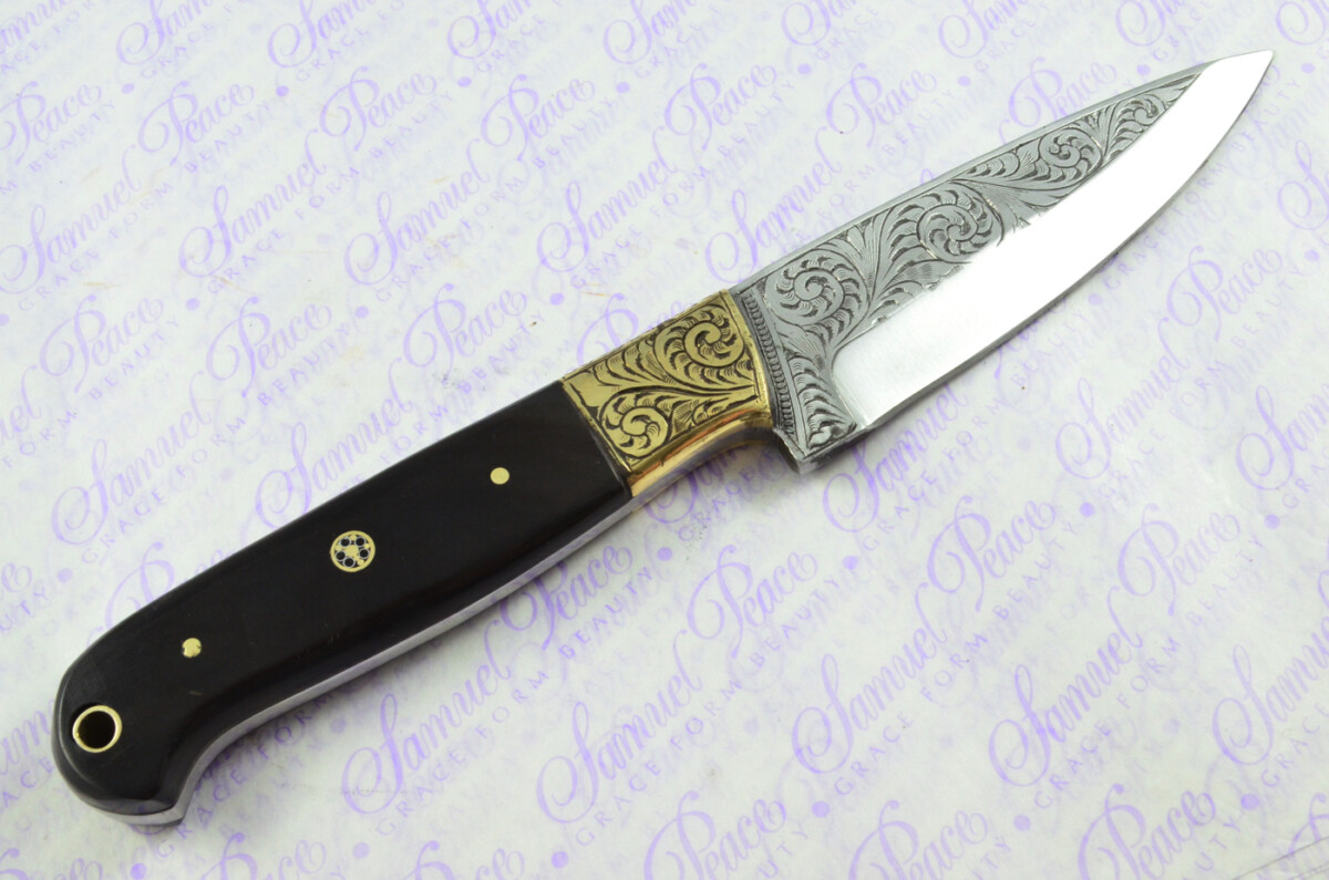 New Fantastic Hand Engraved Carbon 01 Tool Steel Hunting/Bowie Knife Buffalo Scales Unbelievable Piece Pristine inc Leather Sheath - Image 4