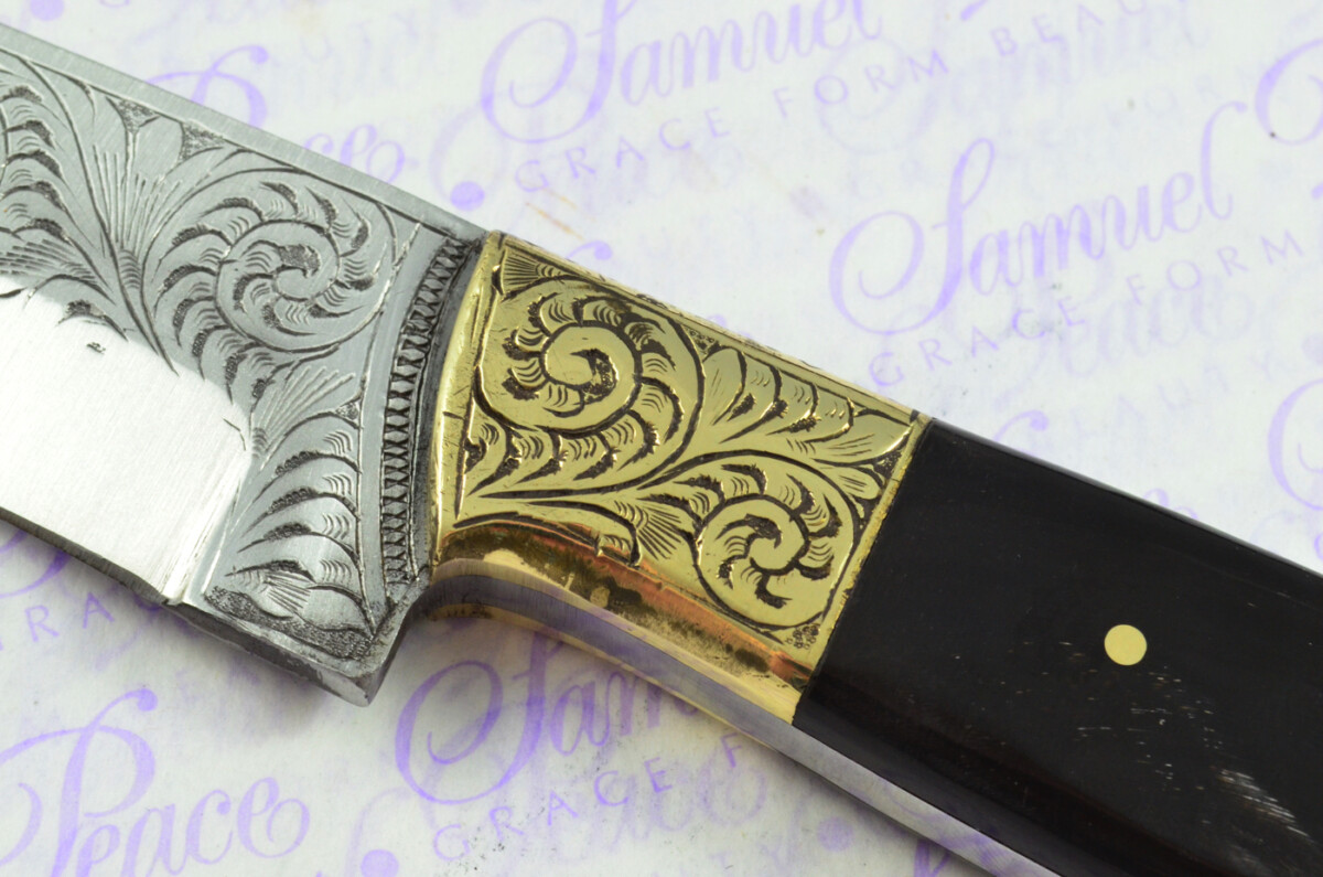 New Fantastic Hand Engraved Carbon 01 Tool Steel Hunting/Bowie Knife Buffalo Scales Unbelievable Piece Pristine inc Leather Sheath - Image 6