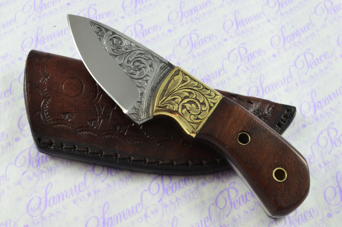 New Fantastic Hand Engraved Carbon 01 Tool Steel Hunting/Bowie Knife Rosewood Scales Unbelievable Piece Pristine inc Leather Sheath - Image 2