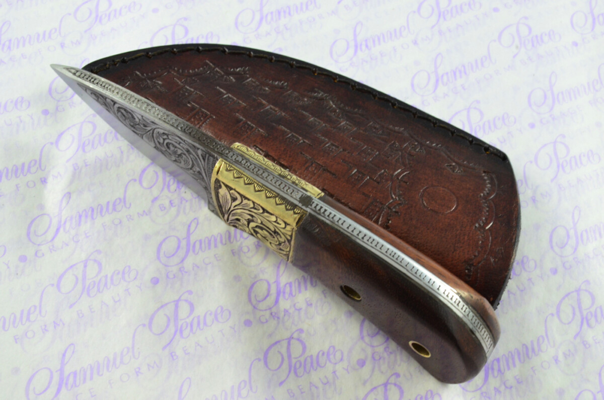 New Fantastic Hand Engraved Carbon 01 Tool Steel Hunting/Bowie Knife Rosewood Scales Unbelievable Piece Pristine inc Leather Sheath - Image 4