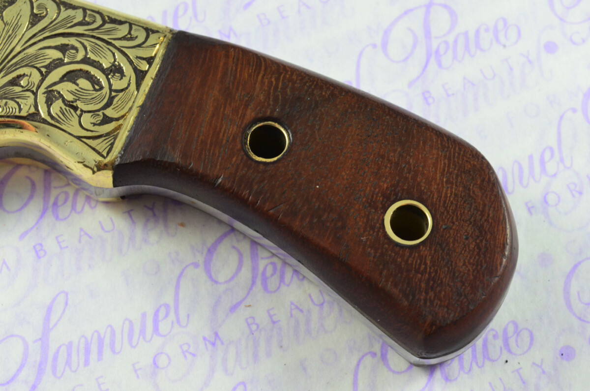 New Fantastic Hand Engraved Carbon 01 Tool Steel Hunting/Bowie Knife Rosewood Scales Unbelievable Piece Pristine inc Leather Sheath - Image 6